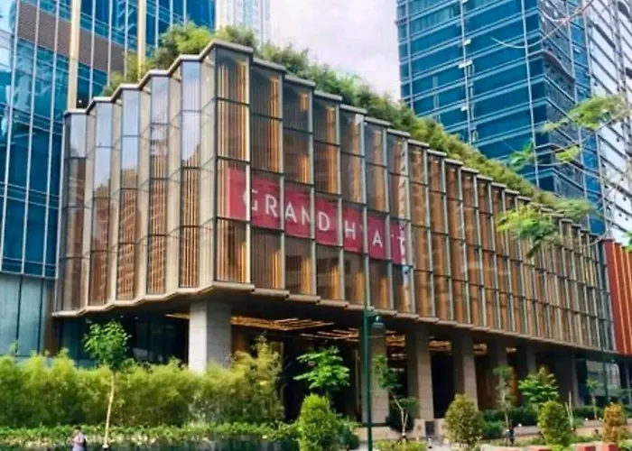 One Uptown By Huang Apartment *